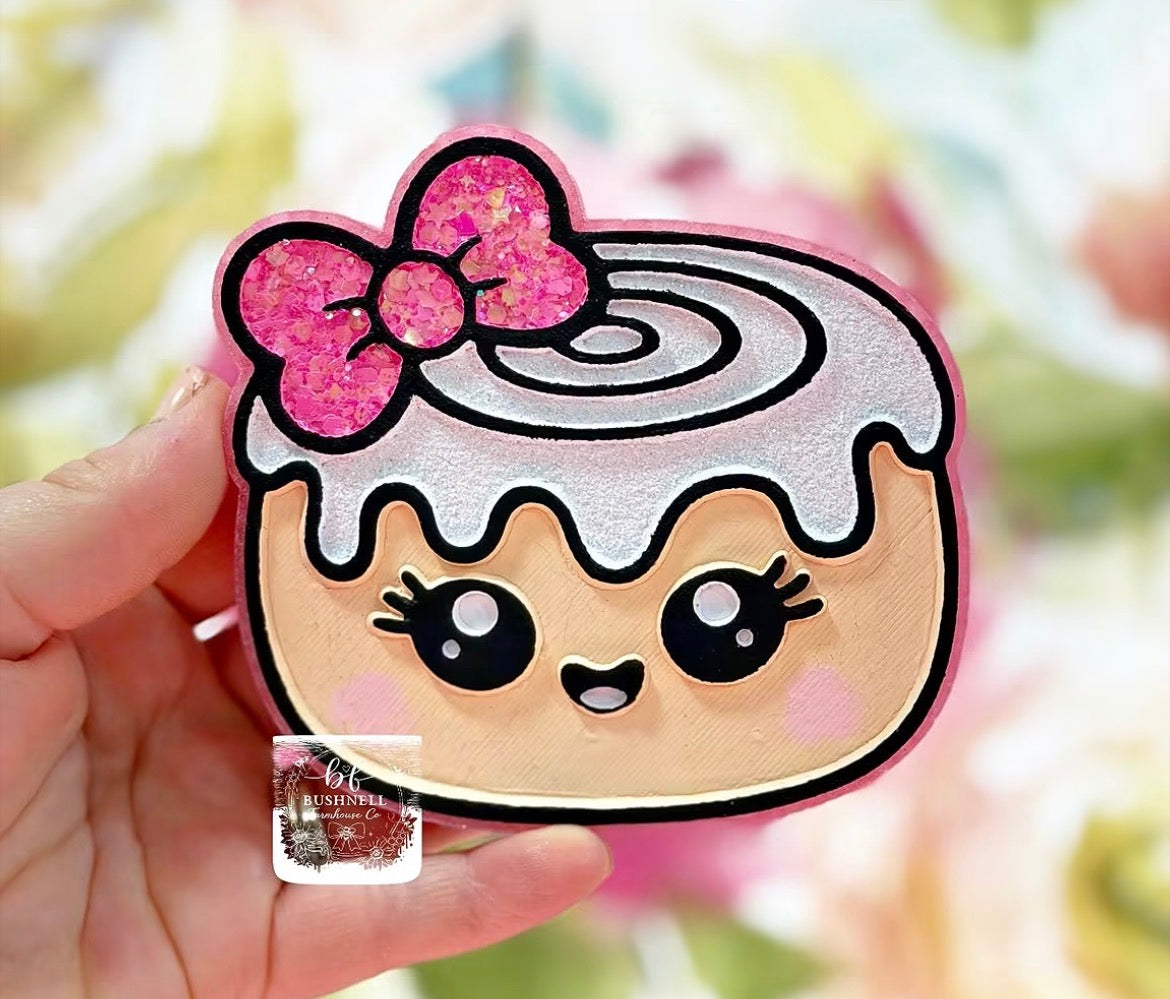 Cinnamon Roll w/ Bow