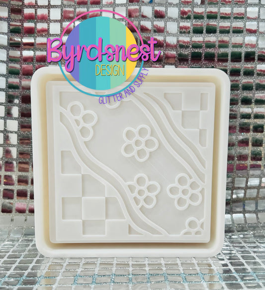 Groovy Checkered Square