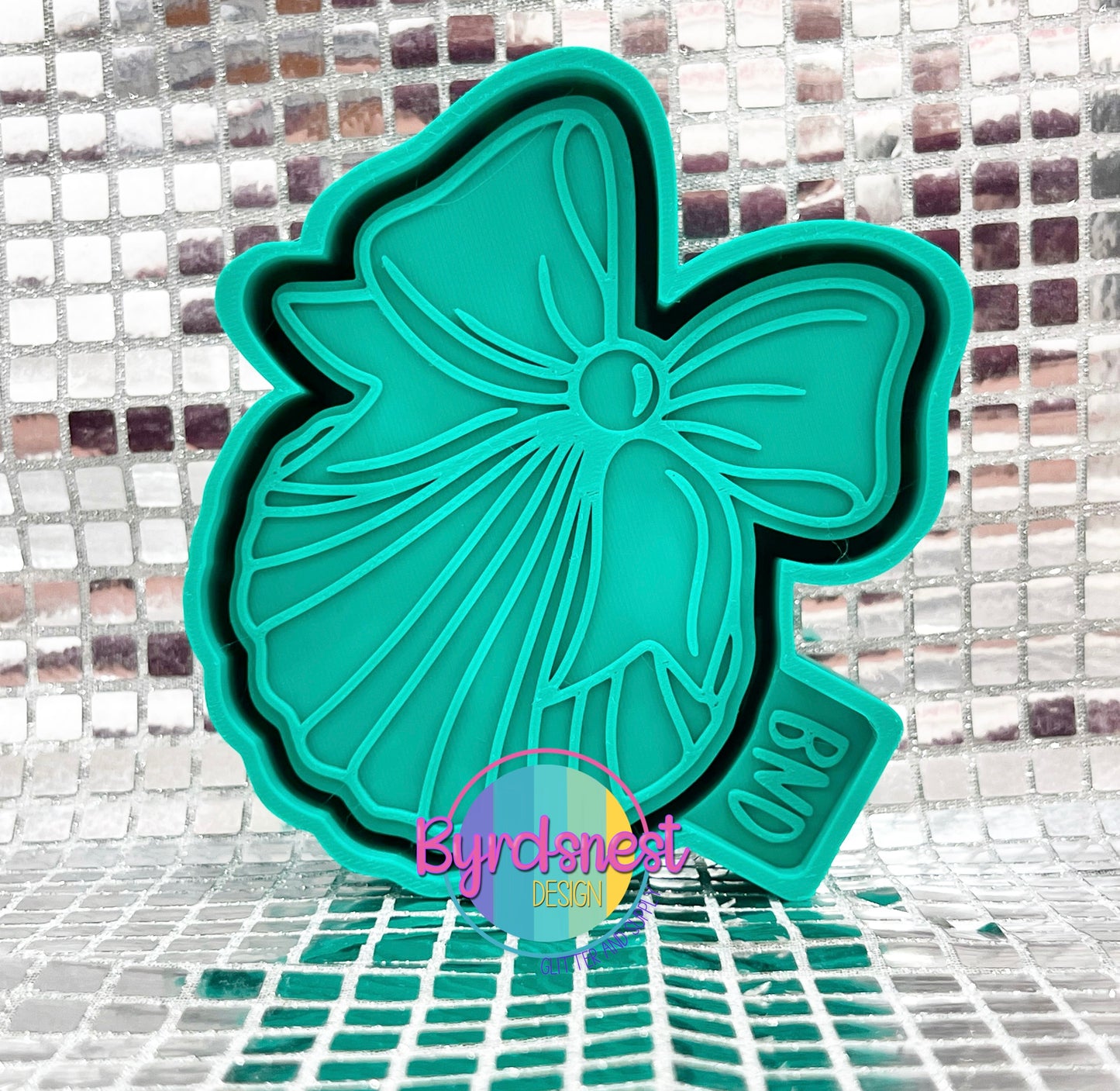 Seashell w/ Bow