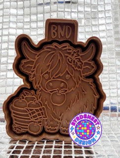Apple Basket Highland Cow